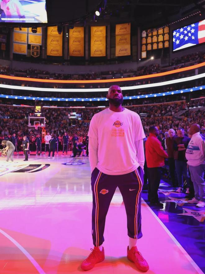 41岁生日快乐！勒布朗-詹姆斯仍未被时光老人打倒