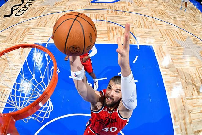 雖然狀態有所下滑，但內線支柱不應該成為快船糟糕戰績的背鍋俠？