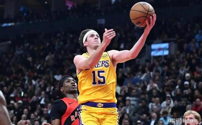 湖人火箭灰熊三方交易讨论升温，里夫斯成潜在核心筹码