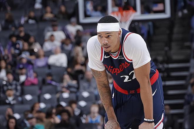 綜合能力其實(shí)不錯，可惜快船側(cè)翼新星還是得不到足夠的信任？