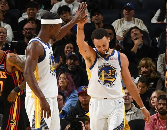 庫(kù)里和巴特勒同砍30+分勇士0勝3負(fù)！外線三分42投僅10中太扎心