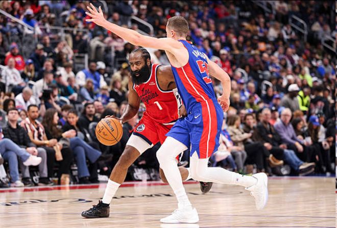 活塞本賽季主場首次不敵西部球隊(duì) 快船近11戰(zhàn)9勝同時(shí)期聯(lián)盟第一