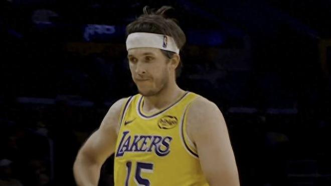 詹姆斯26分湖人战胜太阳，依赖巨星哨和旁门左道说明詹皇已老