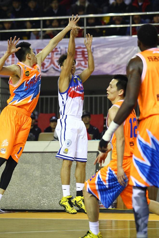 马刺如何成为雷霆克星？双杀背后暗藏哪些战术密码？