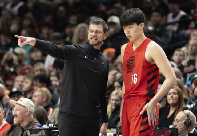 斯普利特点评杨瀚森四方面正在进步，但是这句话意味深长