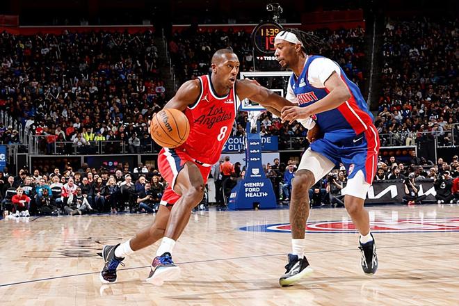 雖然得分有限，但快船后場大閘在組織和防守方面的作用非常出色？