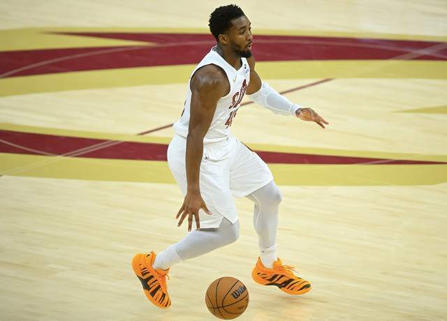 一夜3大消息！重大罰單公布，哈登絕殺被打手，詹姆斯賽季首秀