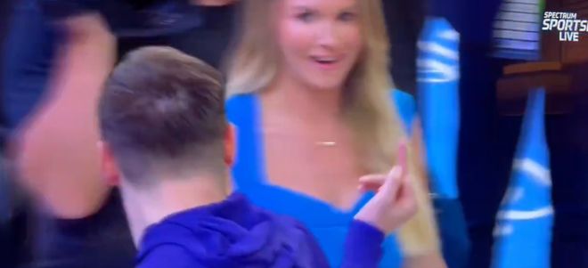 很“友好”！東契奇和里夫斯賽后互相豎中指