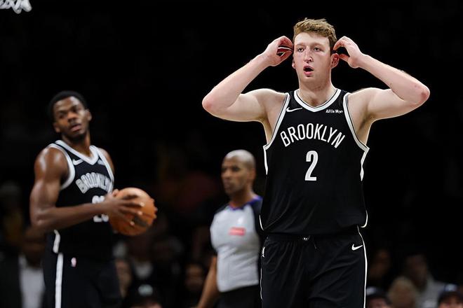 太难用了！篮网锋线新秀看起来在攻防两端都很难起到基本的作用？