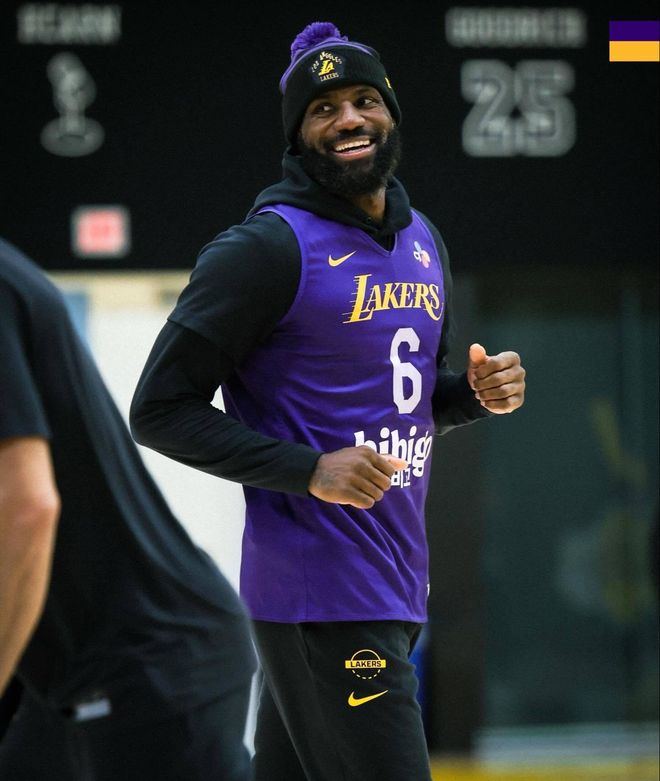 1日内收获2大好消息！詹姆斯经纪人发话了，湖人该交易八村垒吗？