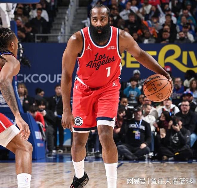 快船贏球卻存頑疾，哈登兩點(diǎn)該夸！倫納德真累，祖巴茨17+6仍該批