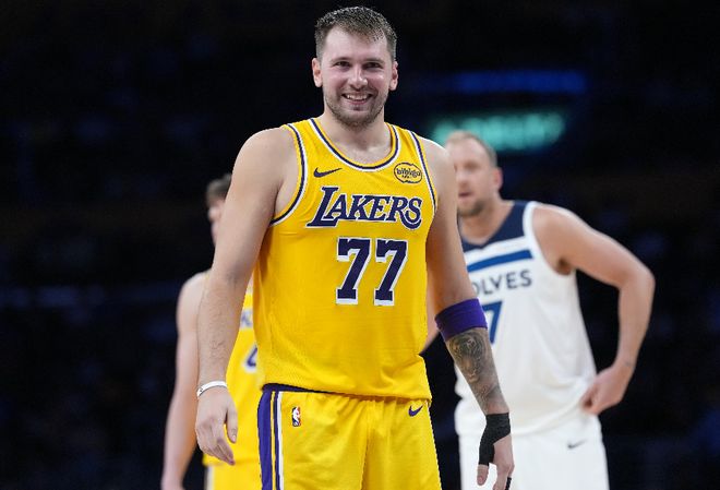 湖人117-112灰熊 球員評價：3人優(yōu)秀，4人及格，2人低迷