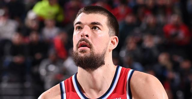 Shams：快船中锋祖巴茨因左脚踝二级扭伤将缺席数周比赛