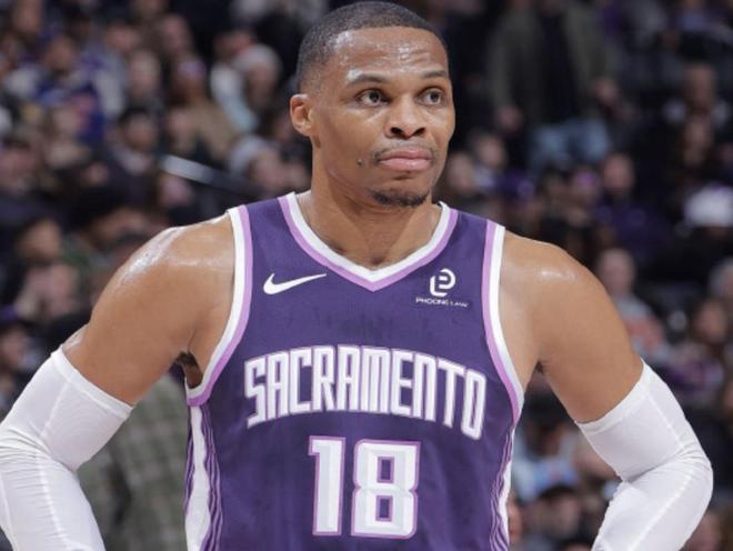 官方：威少因昨日对阵活塞比赛中假摔，处以2000美元罚款