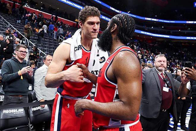 又一次打出了災(zāi)難級表現(xiàn)，但快船對于內(nèi)線老將依然是充滿了信心？