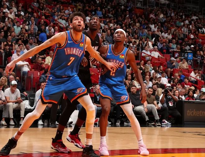 NBA西部：湖人火箭連續(xù)下滑，黑馬逆襲，2-7競爭激烈，勇士又松了