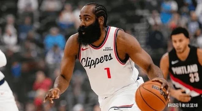 快船慘敗連遭打擊，半數球員提前擺爛，客場之旅一崩到底