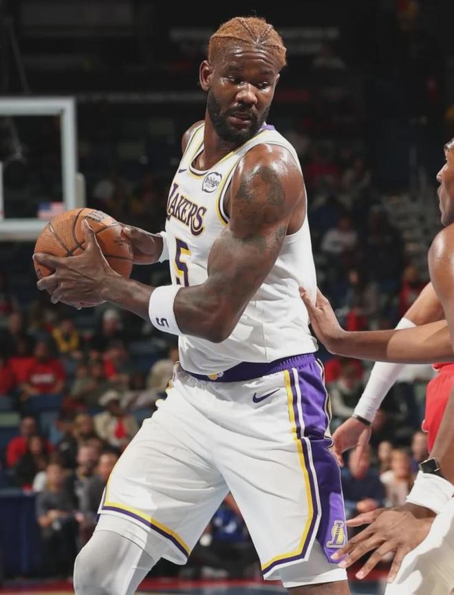 20+20+20！連續三場爆發！湖人中鋒起飛了