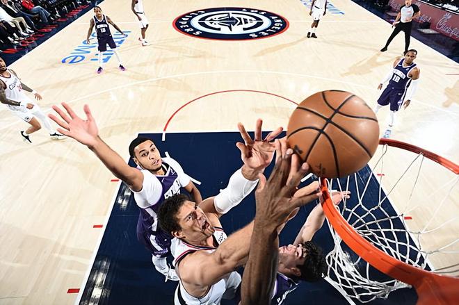 雖然進(jìn)攻效率一般，但是快船內(nèi)線老將的場上效果驚人相當(dāng)不錯？