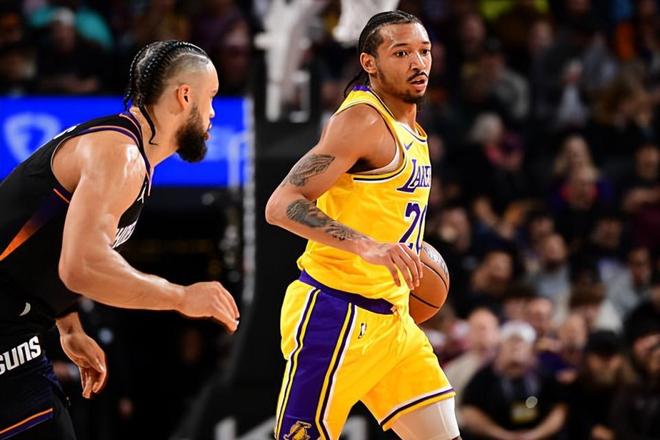 先发出场的表现堪称灾难，湖人接下来还是别搞这种骚操作了？