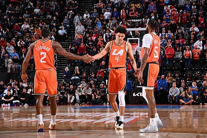 毕竟只是一年级球员，快船锋线新秀的稳定性还是略微差了一些？