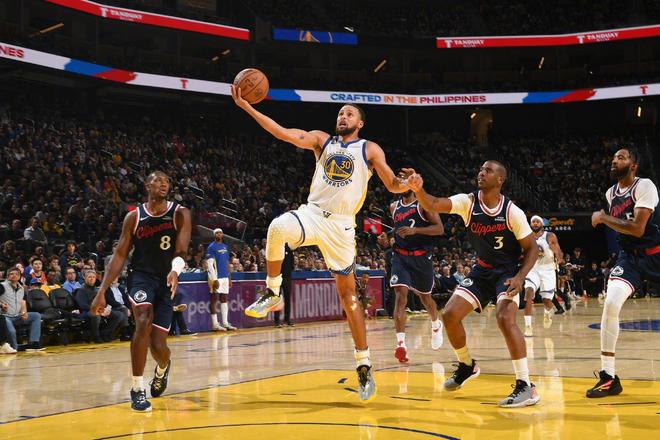 聯(lián)盟第1+聯(lián)盟墊底！湖人和勇士最大的區(qū)別在這，該搶國王超六嗎？