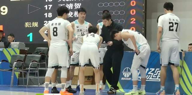 6分險勝!史鴻飛沒讓人失望,率廣東進8強,談仁凱爆發,獨砍33+8