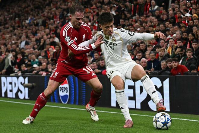 体坛联播｜利物浦送皇马欧冠首败，阿森纳追平122年纪录