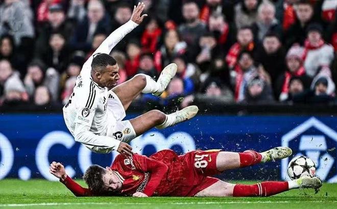 6次神撲！皇馬太狼狽，歐冠大戰(zhàn)：利物浦勢不可擋，1人成皇馬天塹