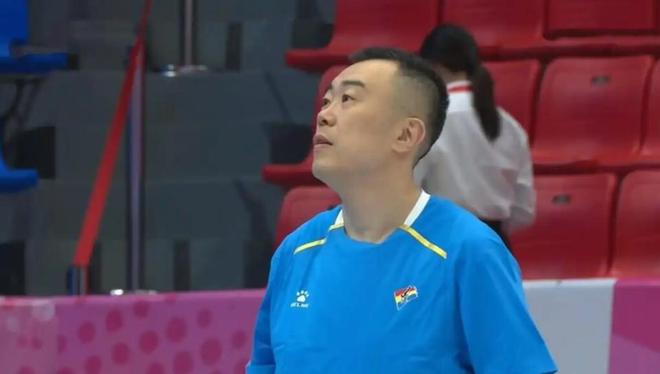 定海神针！辽宁内线核心退役仍能军训范子铭 球迷呼吁再打两年