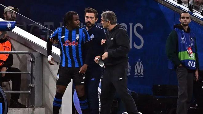 歐冠爆發(fā)內(nèi)訌！盧克曼不滿被換下 主帥上手“教育”他