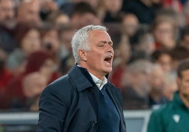 62歲穆里尼奧麻了：上任48天 歐冠3敗0分0球！淪為送分童子