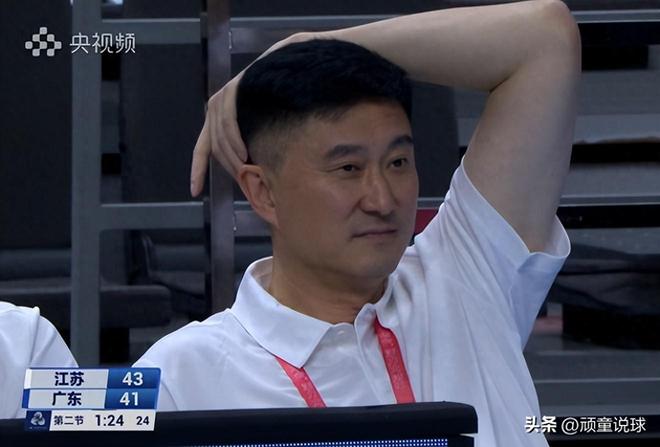 曾打爆廣東的一流中鋒，在杜鋒手下成為“番薯”，2戰(zhàn)4分誰(shuí)之過(guò)？