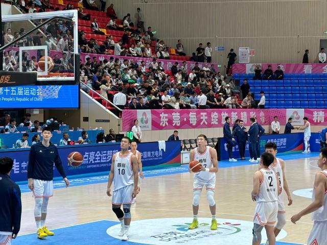 统治篮下助四川小组赛全胜！周琦：淘汰赛不容有失