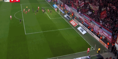 半場：柏林聯(lián)1-1拜仁，諾伊爾“下蛋”送禮，迪亞斯0度角破門