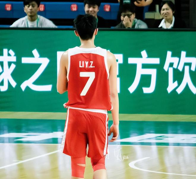 李悦洲全运首秀狂砍43分！尽早走出去锻炼，别浪费涨球时期！