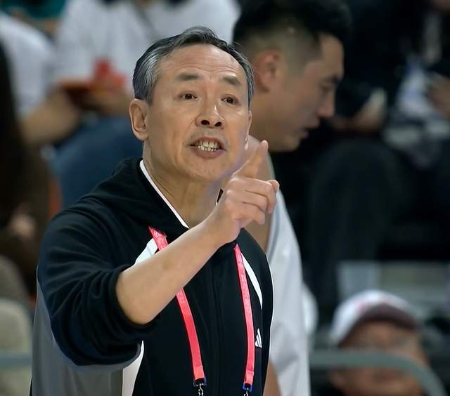 獨砍33+14！周琦夠爺們，不給許利民留情面，率四川淘汰北京進4強