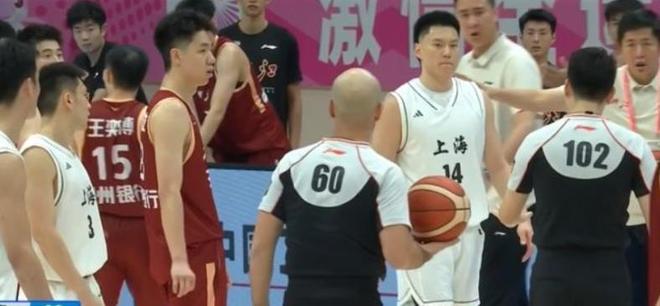 全運(yùn)會(huì)：周琦替補(bǔ)出場(chǎng)33分14板，原帥三分10中7，王奕博怒噴裁判