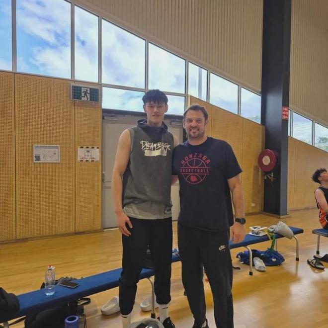 恭喜！NBL球队有意曾凡博！中国男篮等回首发四号位