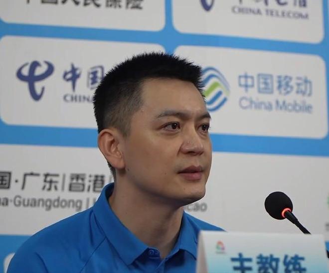 杨鸣：辽宁球员义无反顾地为家乡拼搏，面对强敌橙子视频在线观看没有退缩