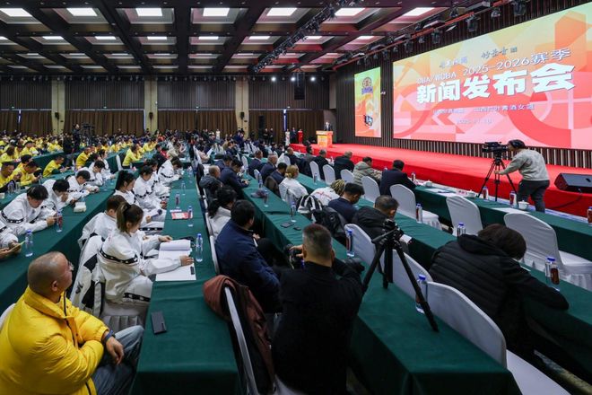 CBA / WCBA新賽季將啟，山西男籃女籃一起“沖八”