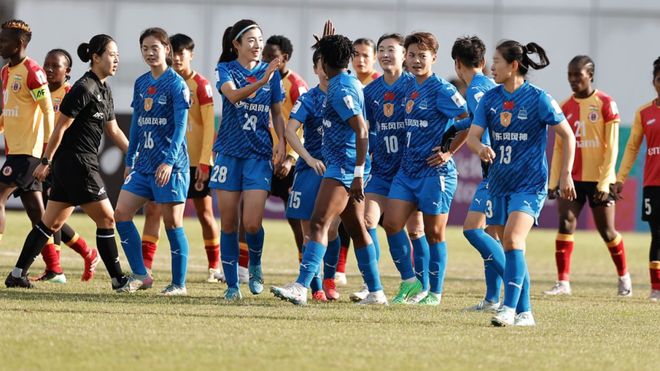 提前出線！女足亞冠次輪：王霜雙響武漢女足2比0獲勝拿下首勝