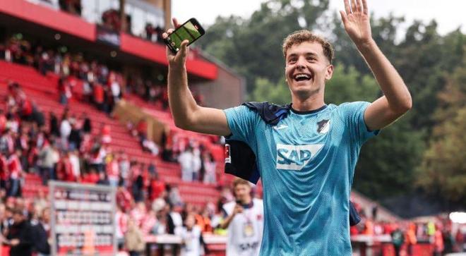 法爾克：拜仁已將霍芬海姆前鋒阿斯拉尼列入引援名單