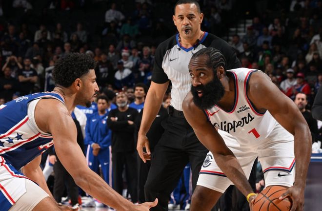 官方公布重大漏判：哈登绝杀三分被犯规没吹 快船两次吃亏负76人