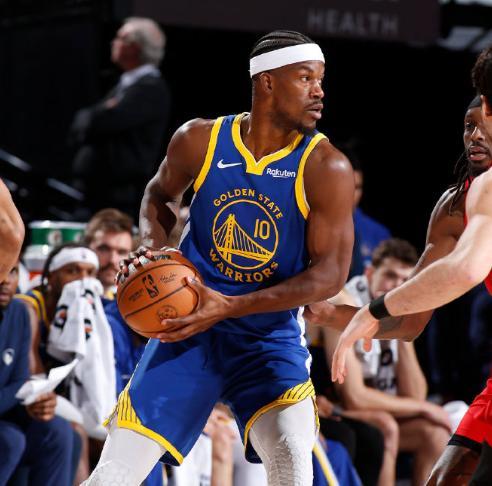 美記嘲諷巴特勒拿5500萬(wàn)美元，卻無(wú)法成為庫(kù)里的幫手！