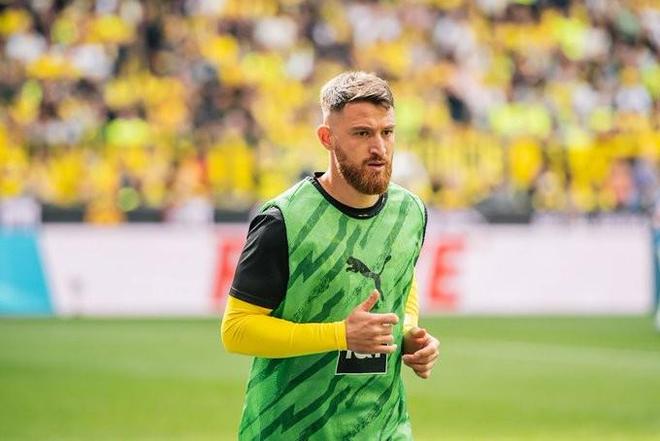 德天空:厄兹詹可能在冬窗离开多特,科隆仍对他有意