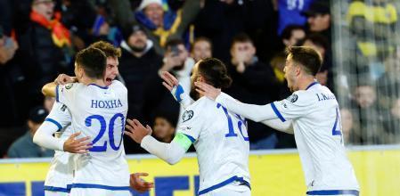 世体:关于霍村前锋阿斯拉尼,巴萨保持观望拜仁准备迅速行动