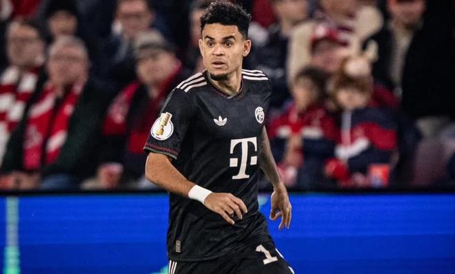 被问及迪亚斯把握机会能力,埃贝尔:他很积极,总能创造机会