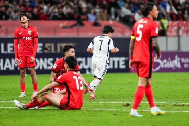 海港半场落后！媒体人开炮：谁尴尬谁知道，人员齐备的时候你放弃