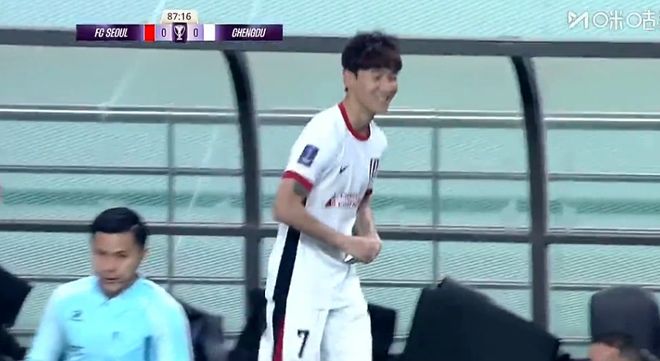 恼羞成怒？伤愈复出韦世豪一上场就制造冲突，亚冠对手怒了